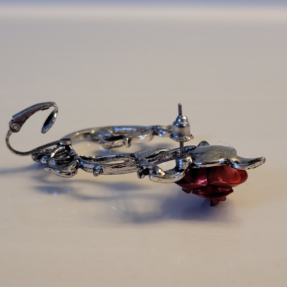 HOT TOPIC BLACKHEART Brand Silver-tone Red Rose Ear Cuff - Picture 11 of 16